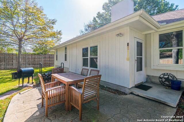 Listing photo id 23 for 934 Lazy