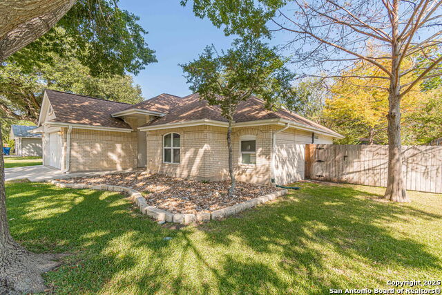 Listing photo id 1 for 934 Lazy