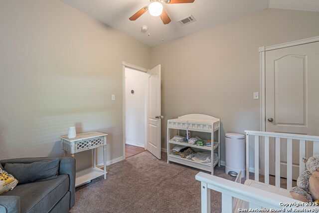 Listing photo id 4 for 934 Lazy