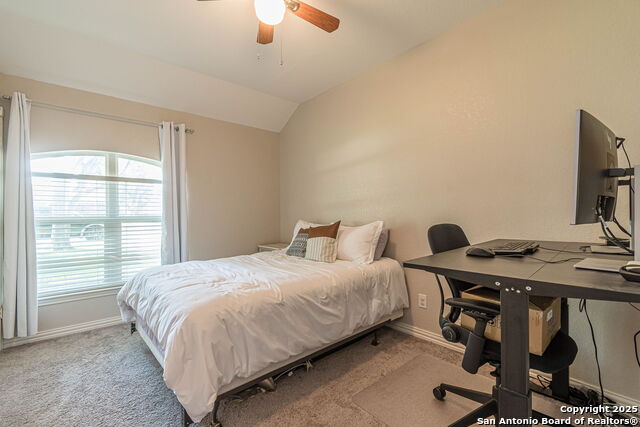 Listing photo id 5 for 934 Lazy