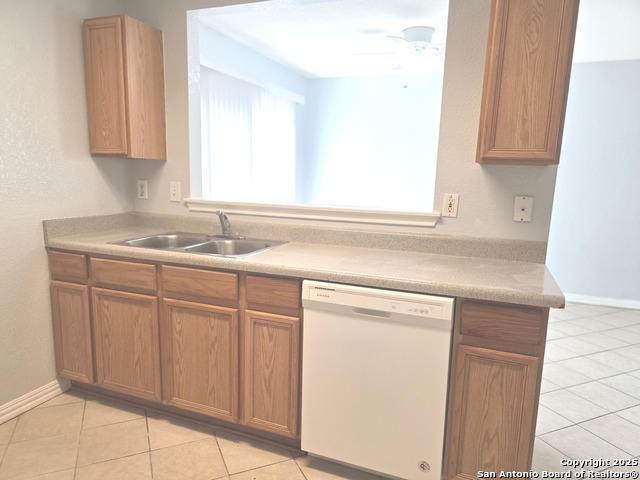 Listing photo id 9 for 9911 Shady Meadows