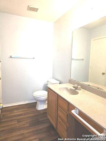 Listing photo id 12 for 9911 Shady Meadows
