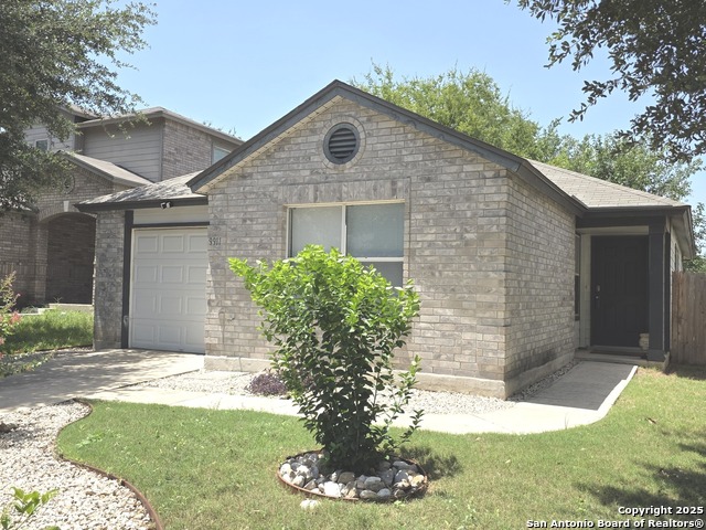 Listing photo id 0 for 9911 Shady Meadows