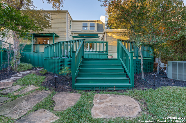 Image 32 of 40 For 138 Laurel Heights