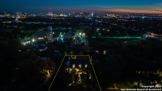 Image 36 of 40 For 138 Laurel Heights
