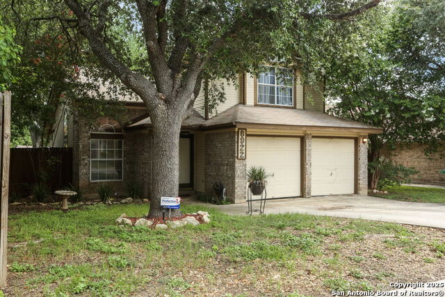 Listing photo id 0 for 6922 Quail Branch
