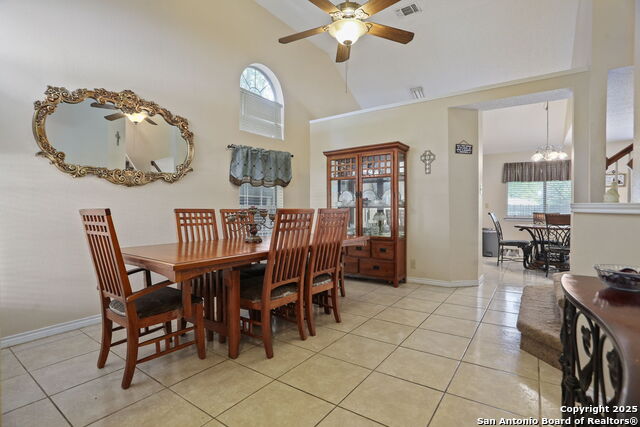 Listing photo id 5 for 6922 Quail Branch
