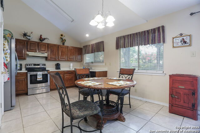 Listing photo id 7 for 6922 Quail Branch