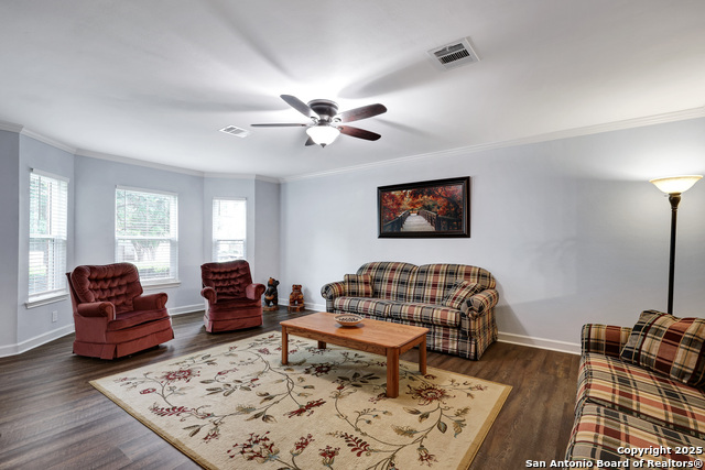 Listing photo id 2 for 9642 Elmstone