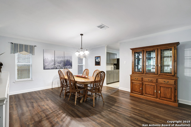 Listing photo id 4 for 9642 Elmstone