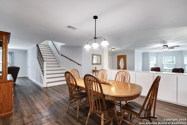 Listing photo id 5 for 9642 Elmstone