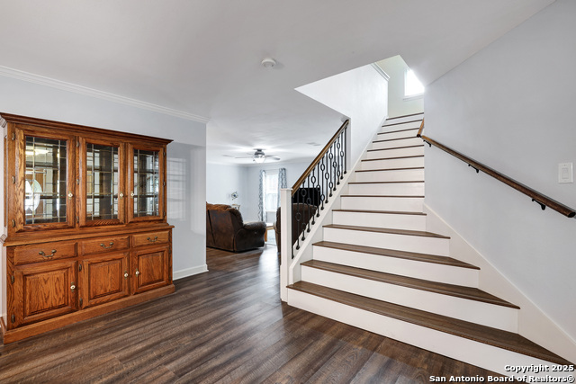 Listing photo id 6 for 9642 Elmstone