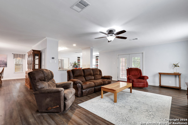 Listing photo id 7 for 9642 Elmstone