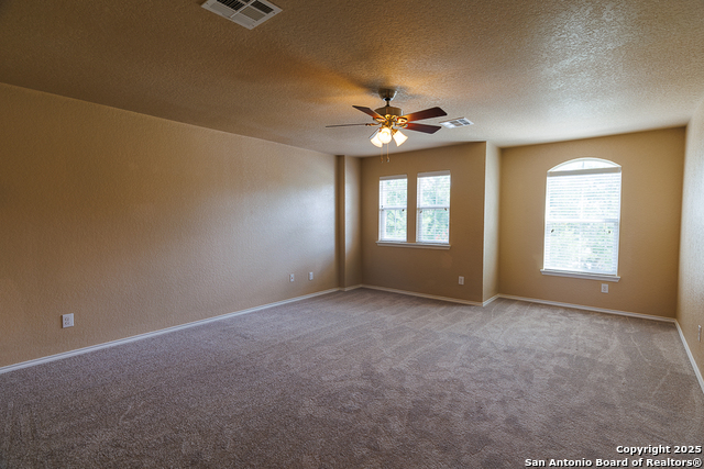Listing photo id 11 for 708 Clearbrook Avenue