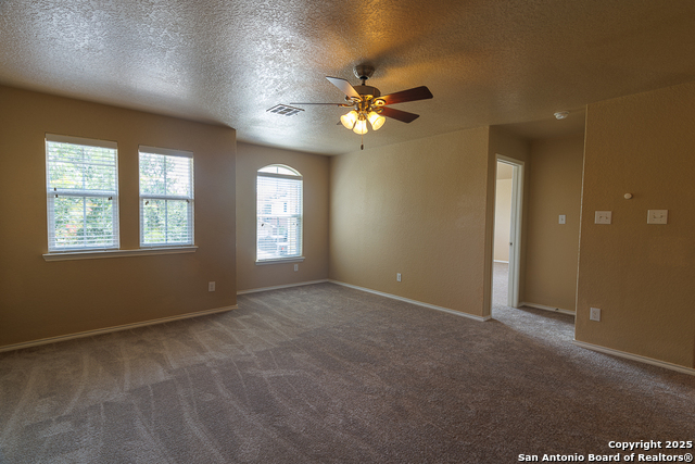 Listing photo id 13 for 708 Clearbrook Avenue