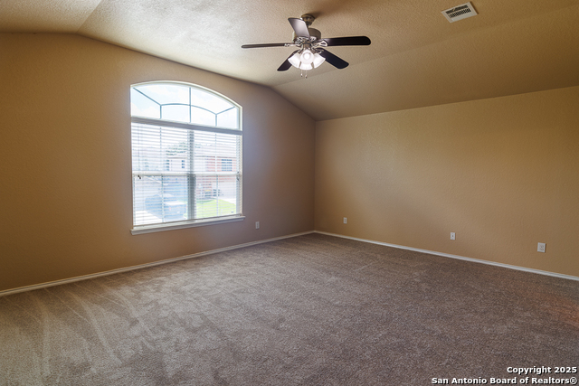 Listing photo id 14 for 708 Clearbrook Avenue
