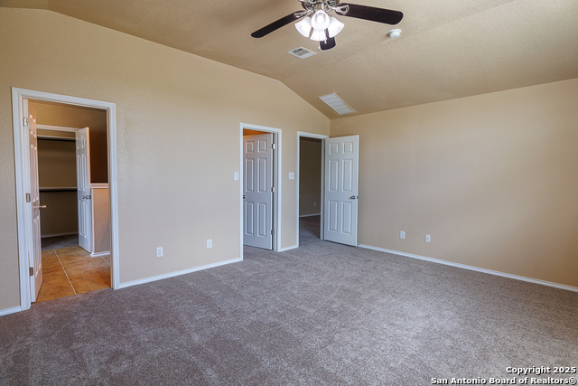 Listing photo id 15 for 708 Clearbrook Avenue