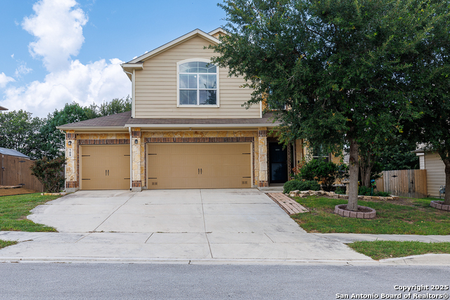 Listing photo id 0 for 708 Clearbrook Avenue