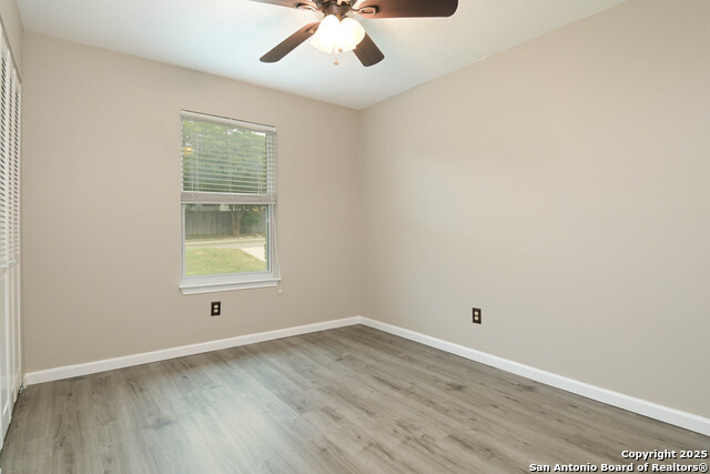 Listing photo id 17 for 4010 Knollbend