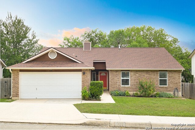 Listing photo id 0 for 4010 Knollbend