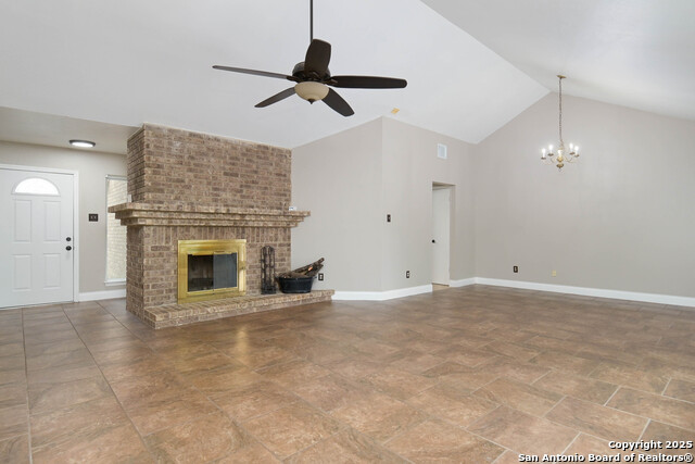 Listing photo id 4 for 4010 Knollbend