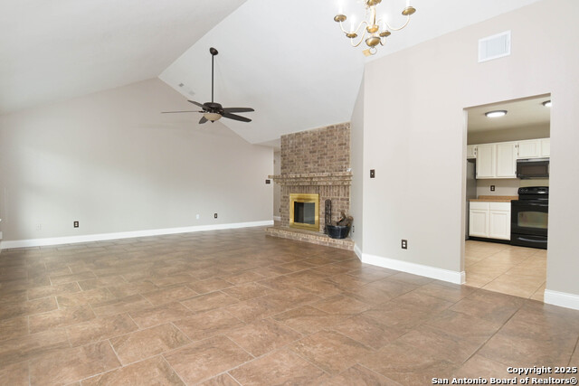 Listing photo id 6 for 4010 Knollbend