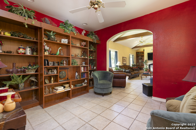 Listing photo id 6 for 522 Preston Trail