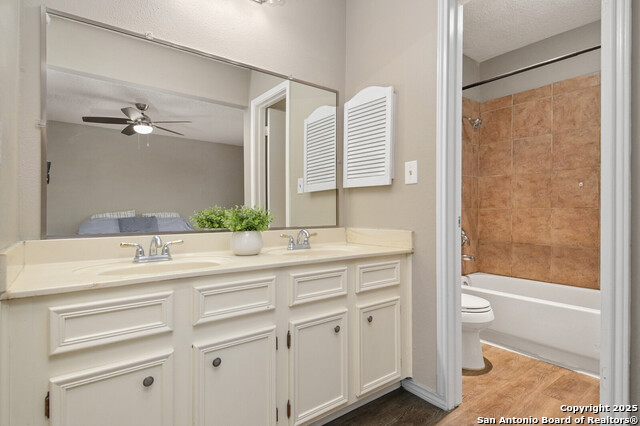 Image 16 of 23 For 809 Meadow Arbor