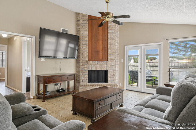 Image 5 of 23 For 809 Meadow Arbor