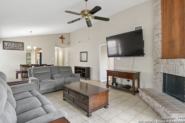 Image 6 of 23 For 809 Meadow Arbor