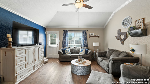 Listing photo id 8 for 427 Roadrunner