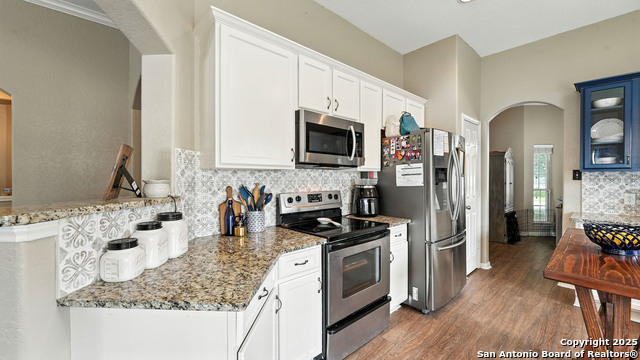 Listing photo id 20 for 427 Roadrunner