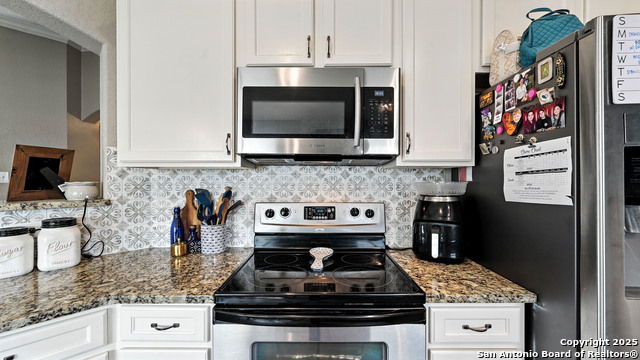 Listing photo id 25 for 427 Roadrunner