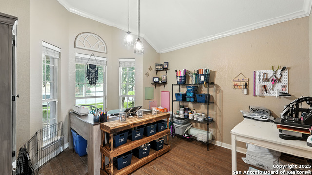 Listing photo id 29 for 427 Roadrunner