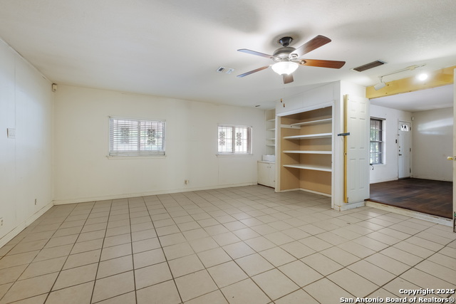 Listing photo id 13 for 226 Covina  