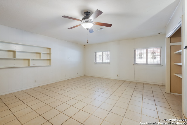 Listing photo id 16 for 226 Covina  