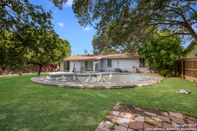 Listing photo id 0 for 226 Covina  
