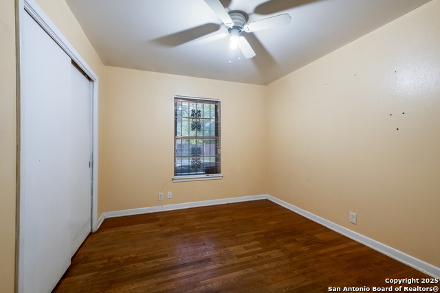 Listing photo id 19 for 226 Covina  