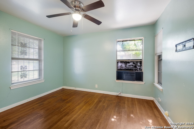 Listing photo id 24 for 226 Covina  