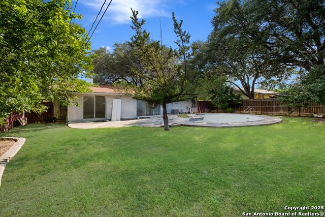 Listing photo id 27 for 226 Covina  