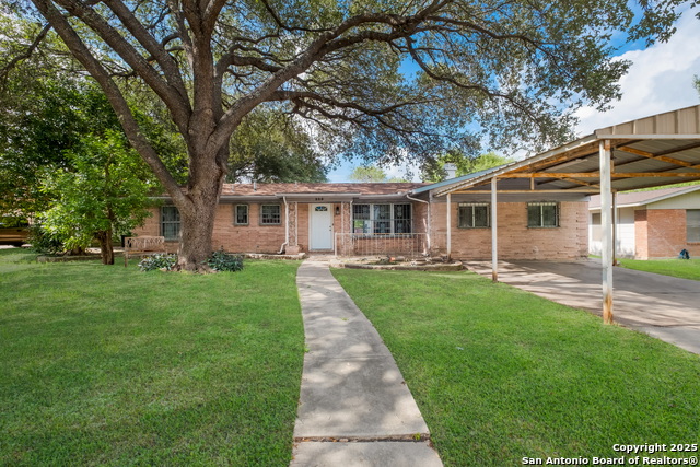 Listing photo id 1 for 226 Covina  