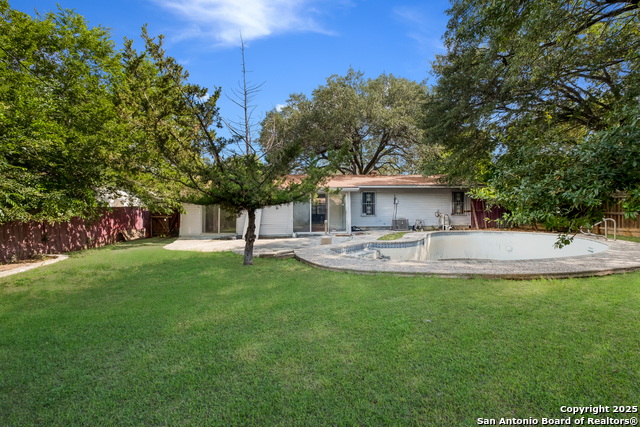 Listing photo id 28 for 226 Covina  