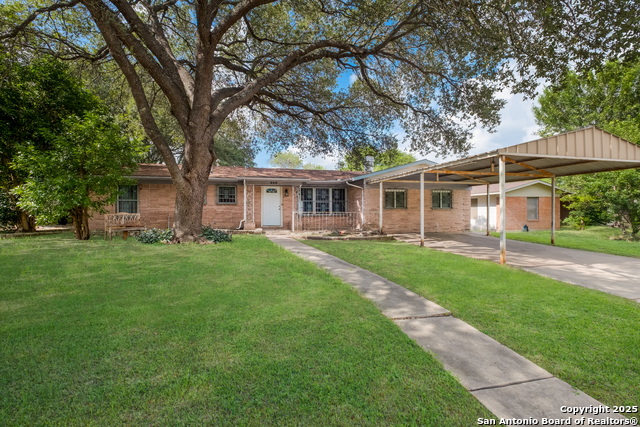 Listing photo id 2 for 226 Covina  
