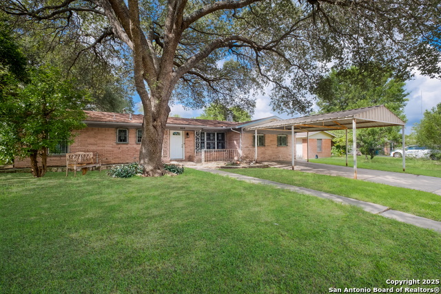 Listing photo id 3 for 226 Covina  