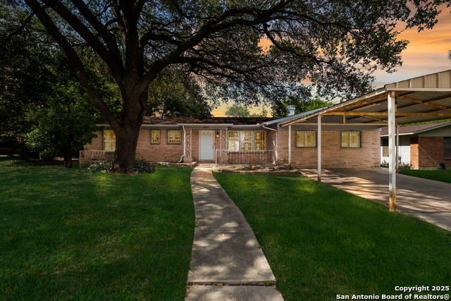 Listing photo id 4 for 226 Covina  