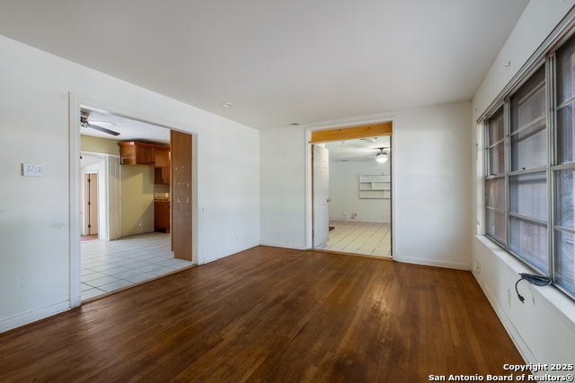 Listing photo id 7 for 226 Covina  