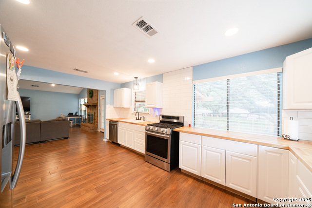 Image 13 of 26 For 7622 Susan Elaine St