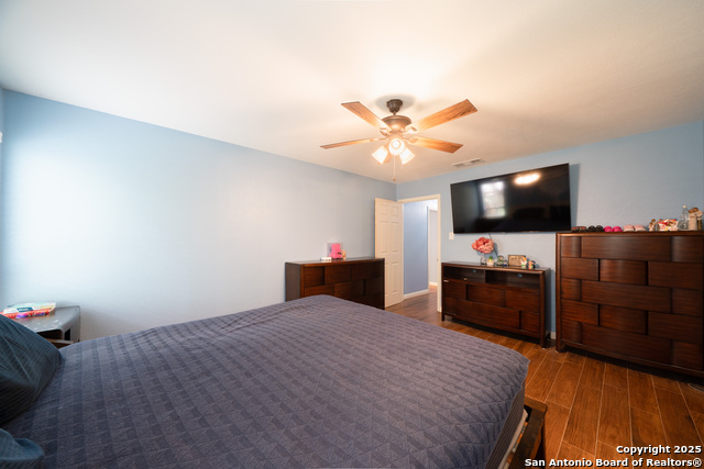 Image 18 of 26 For 7622 Susan Elaine St