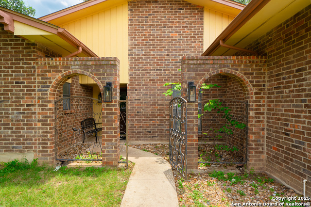 Image 4 of 26 For 7622 Susan Elaine St