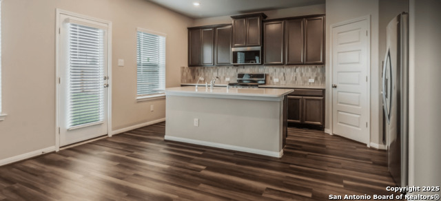 Image 2 of 49 For 10295 King Robert